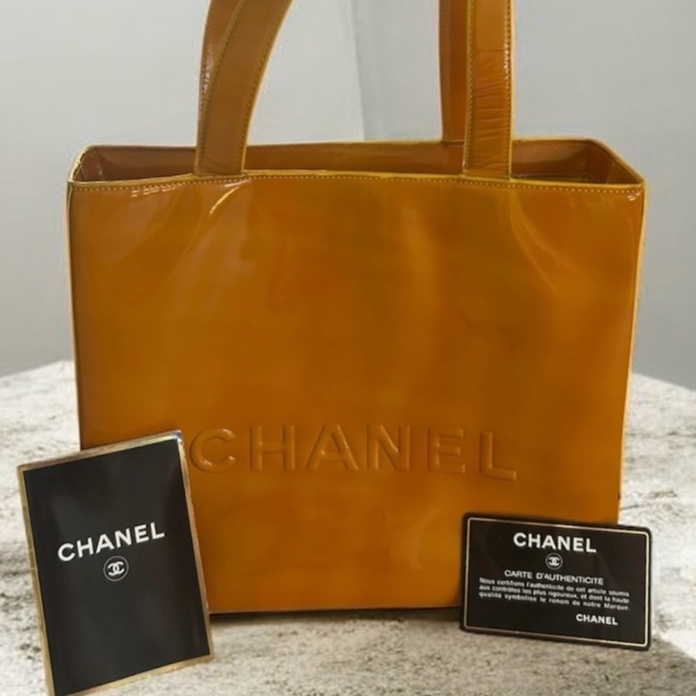 CHANEL Mustard Yellow Patent Leather Tote - Picture 4 of 9
